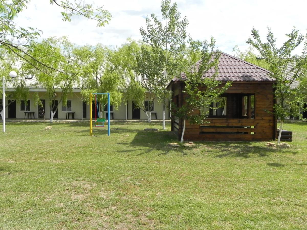 База Відпочинку "Сонячна" Primorskoye Exterior foto