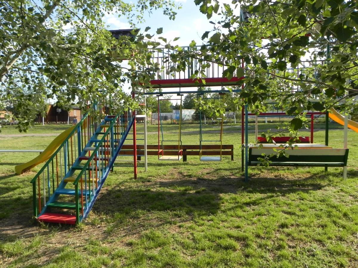База Відпочинку "Сонячна" Primorskoye Exterior foto