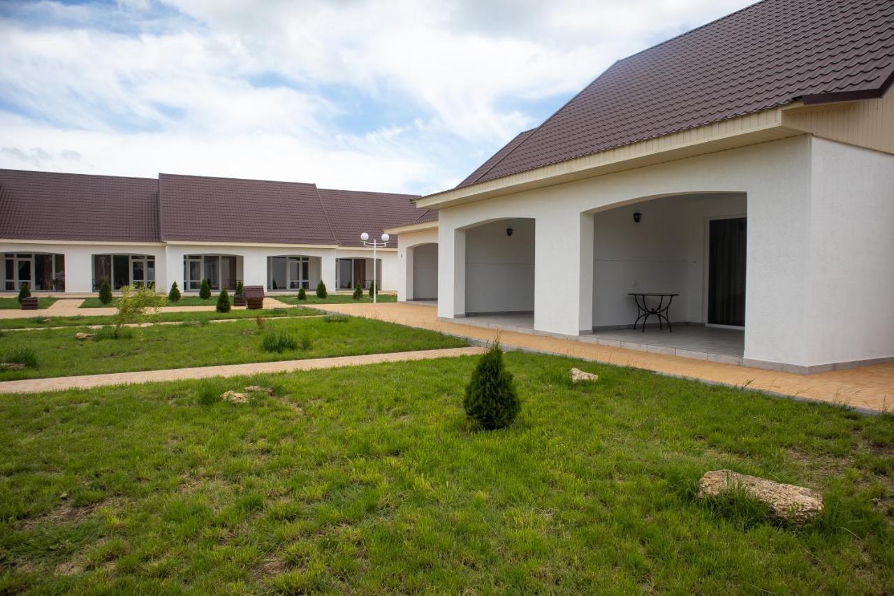 База Відпочинку "Сонячна" Primorskoye Exterior foto