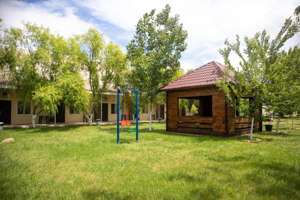 База Відпочинку "Сонячна" Primorskoye Exterior foto