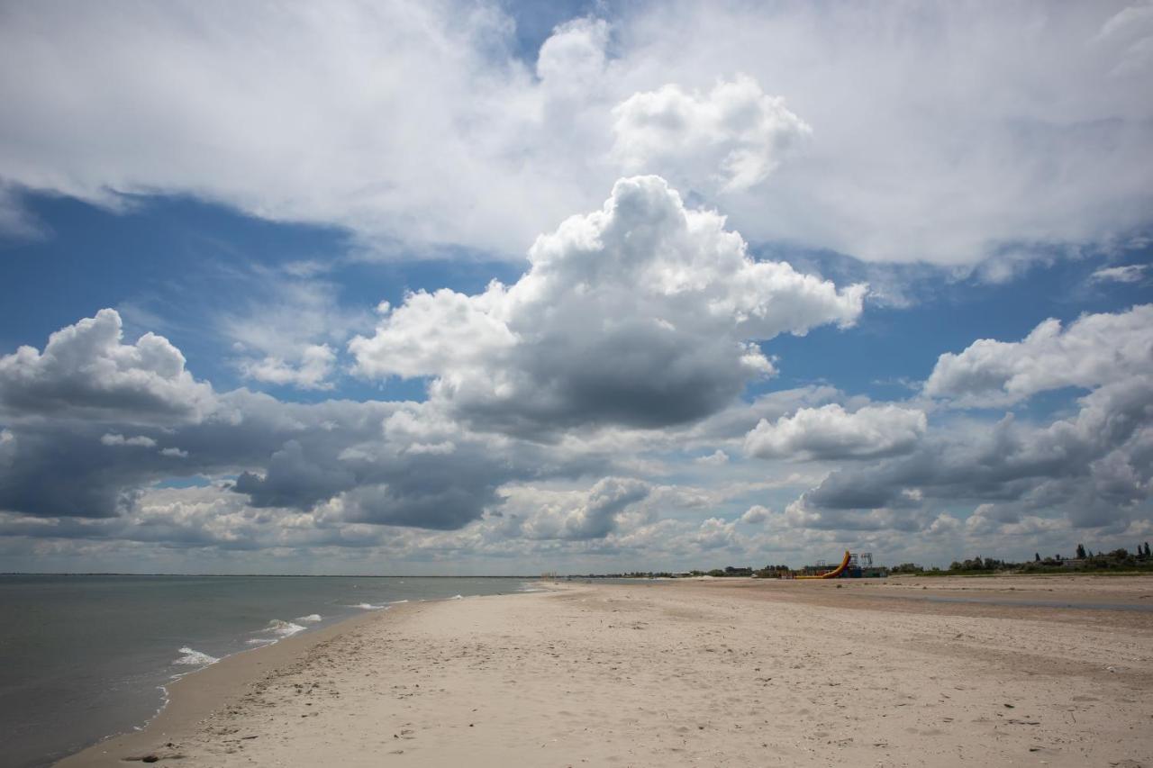 База Відпочинку "Сонячна" Primorskoye Exterior foto