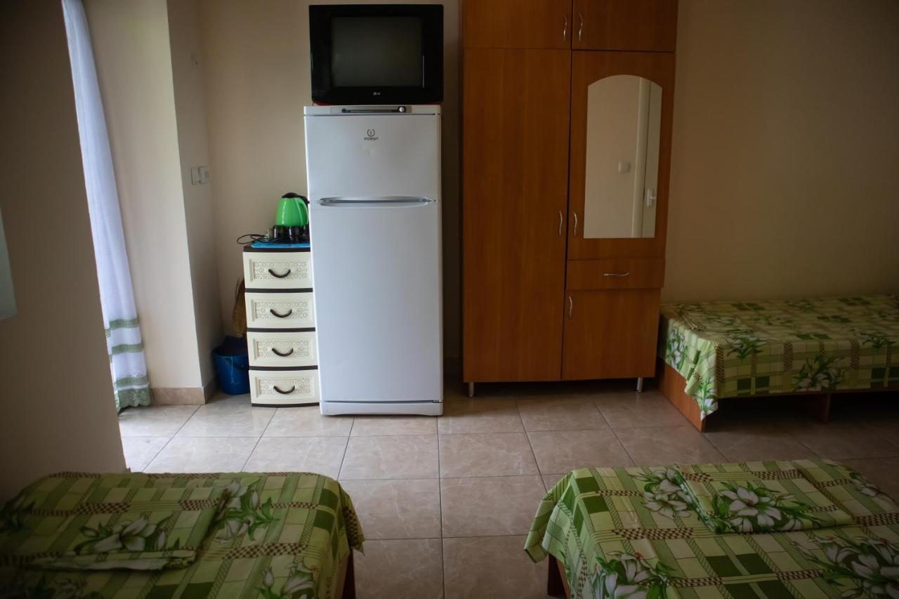 База Відпочинку "Сонячна" Primorskoye Exterior foto