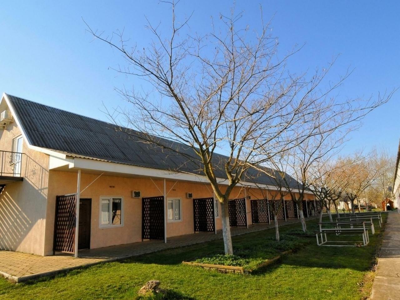 База Відпочинку "Сонячна" Primorskoye Exterior foto