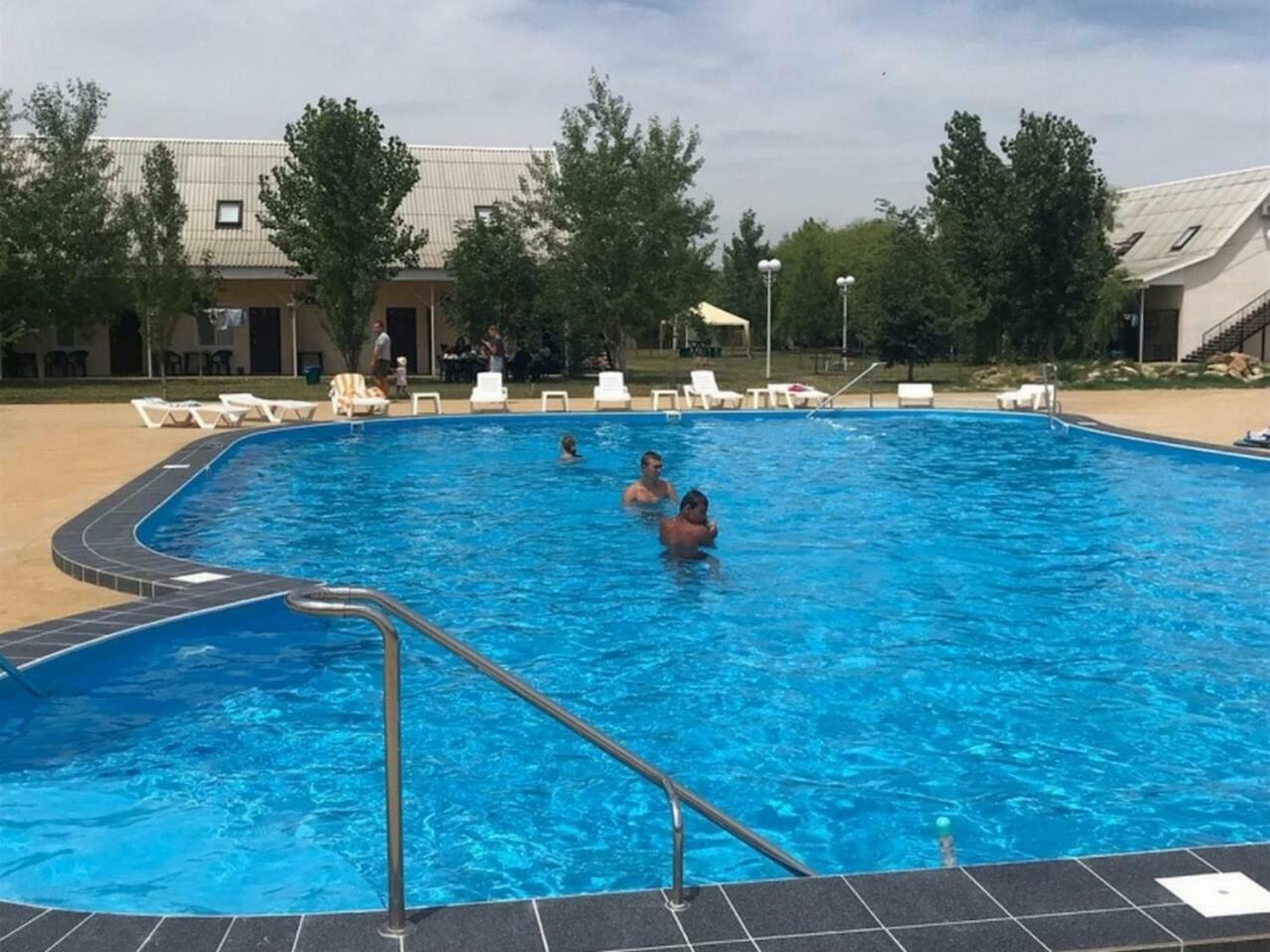 База Відпочинку "Сонячна" Primorskoye Exterior foto